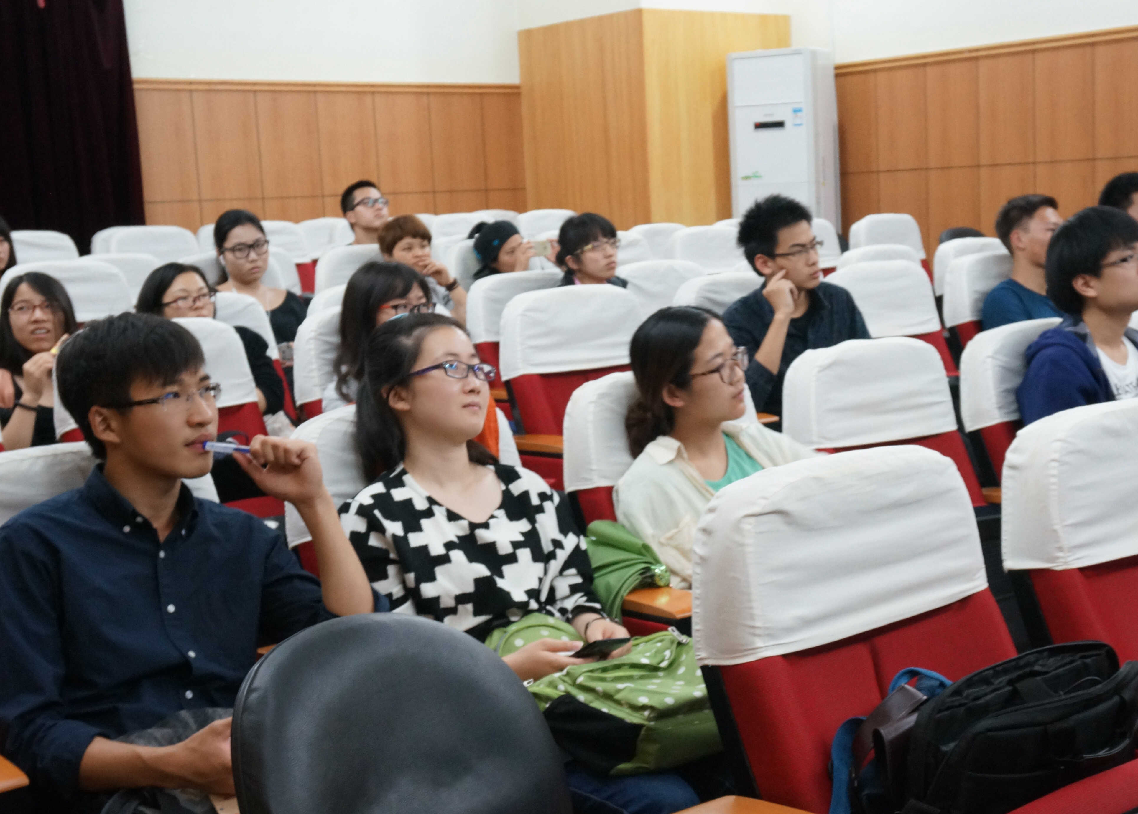 用共享知识做移民服务，这家企业要做移民领域